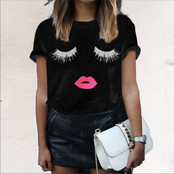 BOUTIQUE Tops - LAST 1💕Gorgeous women’s lips lashes T-shirt! 👄